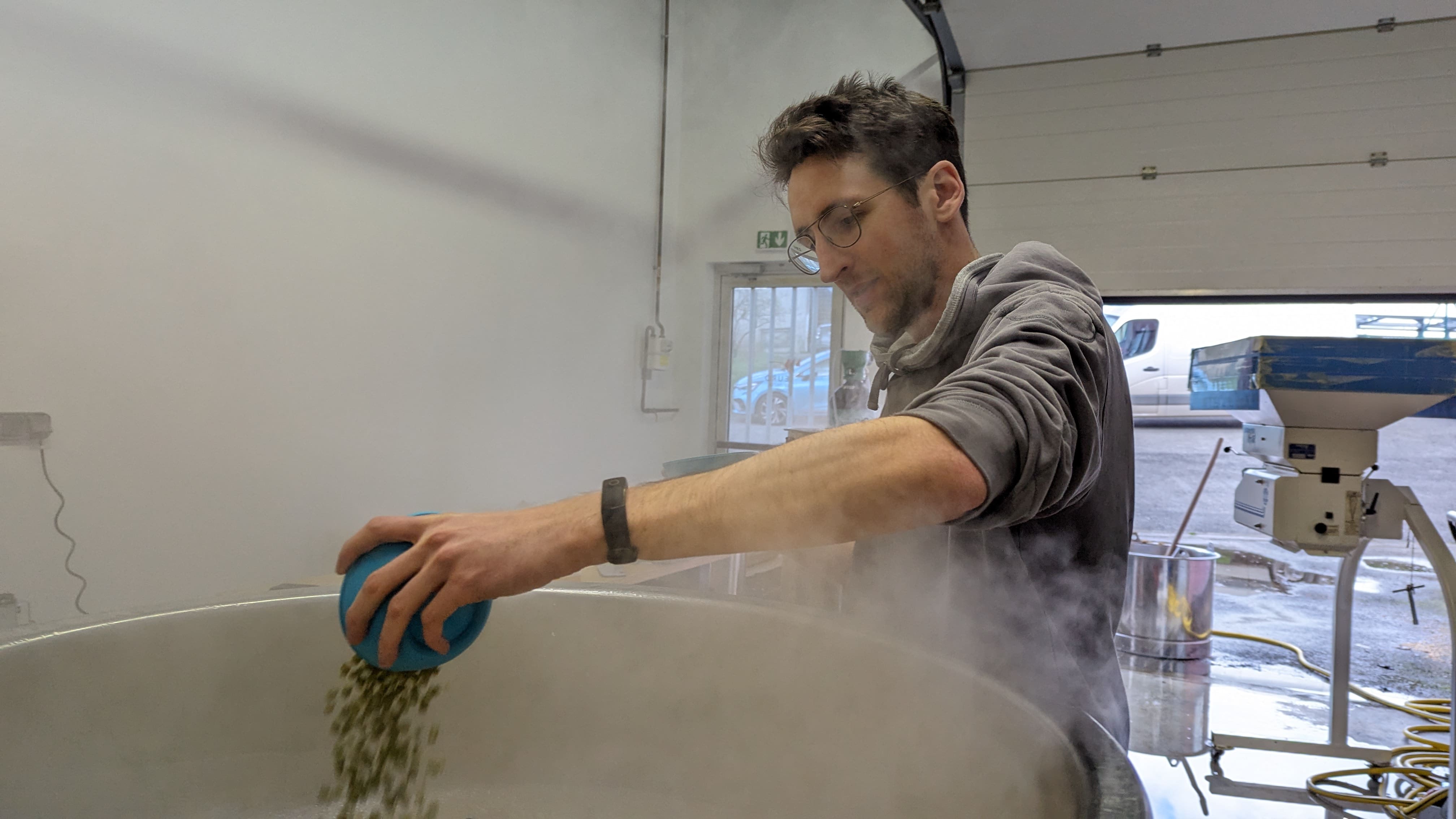 Étiquetage des canettes de bière sans alcool BROOTHER